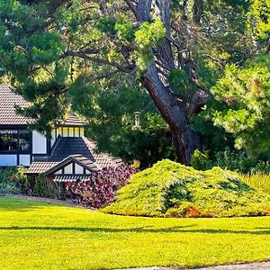 Villa Pride Leisure Tudor House Park Orchards Exterior photo