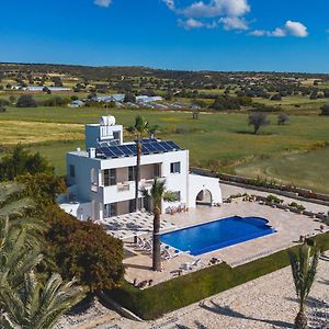 Villa Chrysta Agios Theodoros Exterior photo