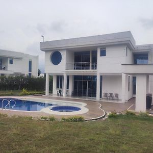 Villa Casa Vacacional En Chinauta, 18 Personas Piscina Y Bbq Exterior photo