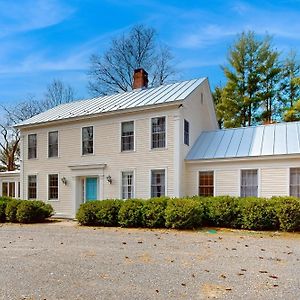 Villa Colonial Classic Copake Exterior photo