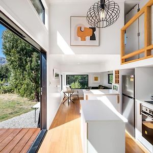 Tiny Home On 1 Acre Land In Picturesque Hawea Flat Exterior photo
