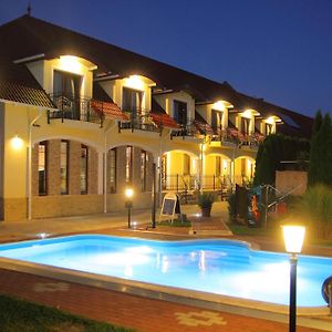 Aparthotel Bajor Panzio Buek-Buekfuerdo, Adults Friendly 12 Plus Exterior photo