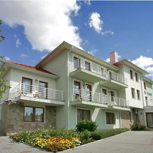 Jade Hotel-Ezuesthid Hotel Veszprém Exterior photo