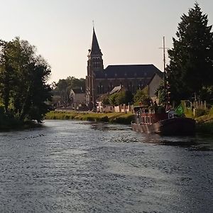 Villa Aux 10 Ponts - Gite Aux Abords Du Fleuve La Somme - La Mer A 30 Min - La Nuit Pour 6 Voyageurs Exterior photo