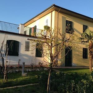 Hotel L'Alloggio Del Bon Vivant Pontedera Exterior photo