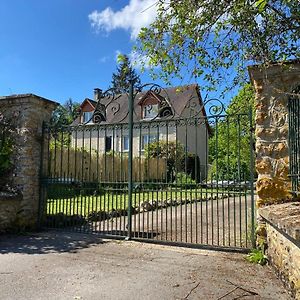 Grande Maison En Bord De L'Eau Avec Jardin - 6 Chambres, Proche Commerces - Fr-1-410-442 La Chartre-sur-le-Loir Exterior photo