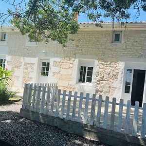 Villa Maison Tres Agreable Et Familiale Saintes Royan La Jard Exterior photo