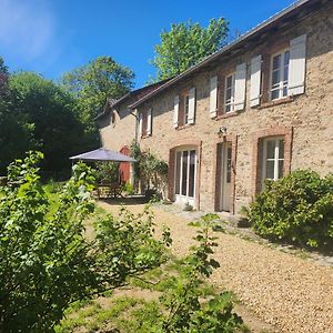 Bed and Breakfast La Longere Du Cheval Noir Saint-Léonard-de-Noblat Exterior photo