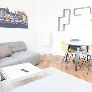 Ferienwohnung Beautiful And Bright 2-Bed With Private Balcony Kopenhagen Exterior photo