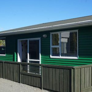 The Green Guesthouse - Beautiful Semi Rural Family Unit Lower Hutt Exterior photo