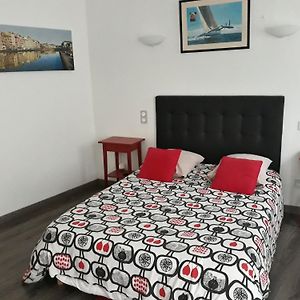 Bed and Breakfast Gite Izaxulo Saint-Jean-Pied-de-Port Room photo