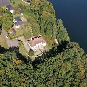 Villa Gite Au Bord Du Lac Avec Activites, Jardin Et Confort Moderne, Animaux Acceptes - Fr-1-742-87 Saint-Etienne-Cantales Exterior photo