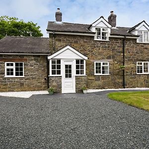 Villa Dolwen Isaf Llangadfan Exterior photo