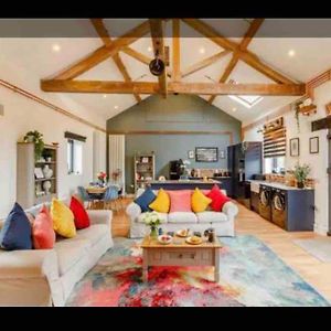 Villa Tank Barn At Brook House, Nestled In The Welsh Hills, A Delightful Retreat Welshpool Exterior photo