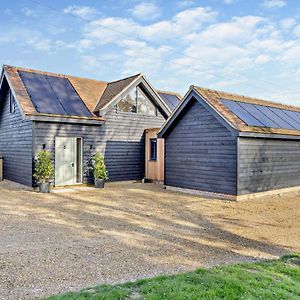 Villa Popps Barn Feering Exterior photo