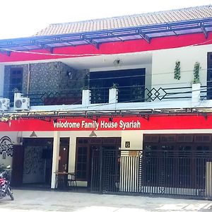 Hotel Velodrome Family House Syariah Ngadipuro Exterior photo