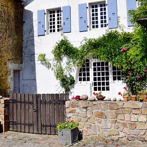 Hotel Gite Du Jardin Massignac Exterior photo