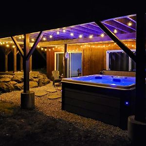 Villa Cozy Chalet With Pool And Spa Grenville-Sur-La-Rouge Exterior photo