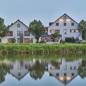 Landhotel Seerose Langenzenn Exterior photo