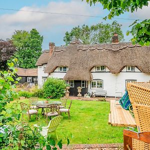Entire Thatched Cottage In New Forest With Garden Cadnam Exterior photo