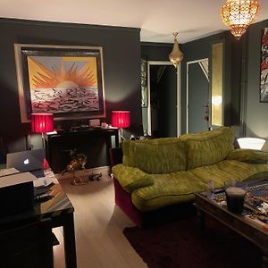Chambre Dans Un Appartement Plein De Charme Et Elegance Levallois-Perret Exterior photo