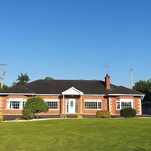 Villa Dearg House Self Catering Tullyvin Exterior photo