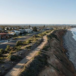 Haltandhide By Wine Coast Holiday Rentals Seaford Exterior photo