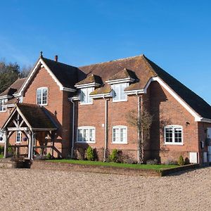 Villa Langford Farmhouse - New Forest National Park Luxury 4Bd, Hot Tub, Cinema, 10 Acres Bartley Exterior photo