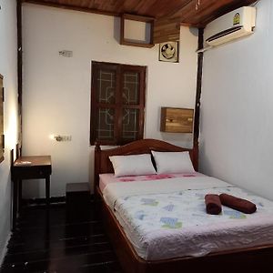 Chansavang Guesthouse Double 2 Luang Prabang Exterior photo