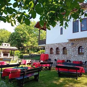 Hotel Bolyarska Kesta Za Gosti Pri Strangata Arbanassi Exterior photo