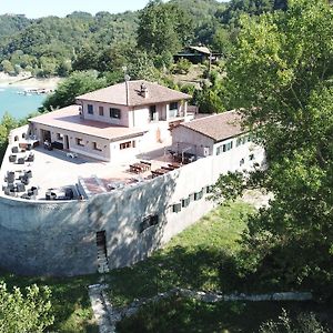 Villa Agriturismo Incantesimo Del Lago Salto Varco Sabino Exterior photo