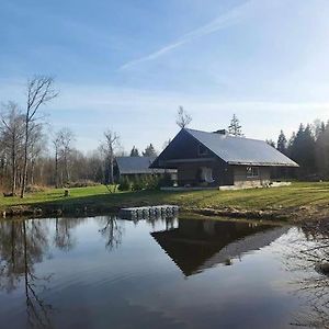 Villa Kuuse Metsamaja SAAREMAA Exterior photo