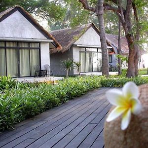 Hotel Hansar Casuarina Cha Am Phetchaburi Exterior photo