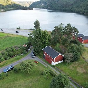 Ferienwohnung Drop In Leilighet I Lyngdal Exterior photo