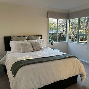 Guest Suite - Walk To Havelock North Village Exterior photo