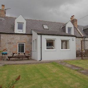 Mike'S 3-Bedroom Countryside Cottage Alness Exterior photo