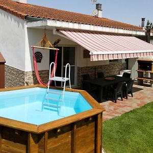 Gasthaus Casa Ozcoidi, Acogedor Alojamiento Con Jardin Y Piscina En El Centro De Navarra Pitillas Exterior photo