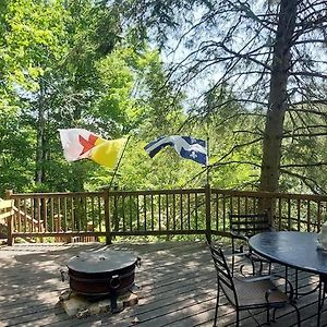 Villa Serenity Tree House On The Lake Huberdeau Exterior photo