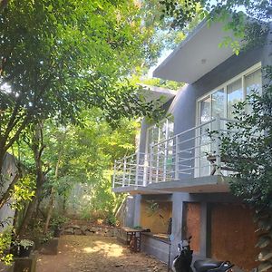 Hasthi Homestay Kandy Exterior photo