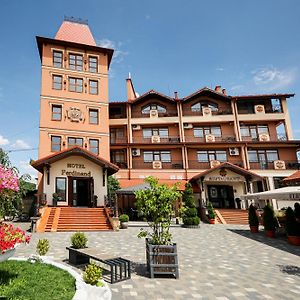 Hotel Ferdinand Mukatschewo Exterior photo