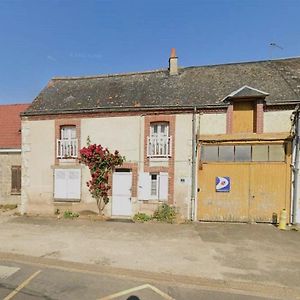 Villa Escapade Paisible: Gite Pour 8 A Saint-Hilaire-Sur-Yerre, Jardin Clos, Proche Chateaudun Et Chartres - Fr-1-581-131 Exterior photo