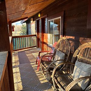 Chewuch Inn & Cabins Winthrop Exterior photo