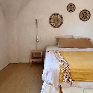 Bed and Breakfast Mas Guillaumand Chambre D'Hotes Pompignan  Exterior photo