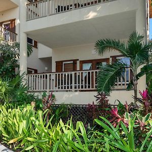 Residences At Barrier Reef 15A Garden View 1 Bedroom By Stay Floreo San Pedro  Exterior photo