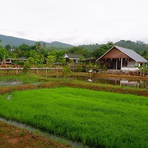 Hotel Nok Chan Mee Na Chom Thong Exterior photo