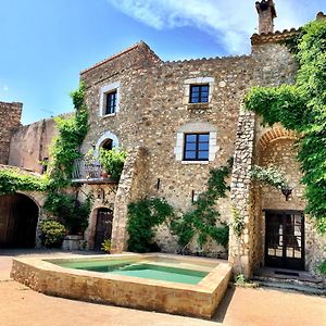 Villa Els Racons Del Fort Castle Hosting Up To 18 People Capmany Exterior photo