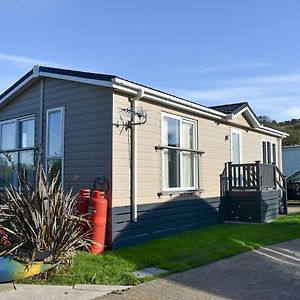 Hotel Riverside Holiday Park Amberley  Exterior photo