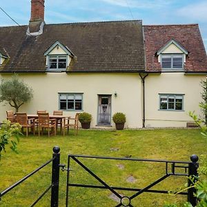 Villa Peacocks Ley Cavendish Exterior photo