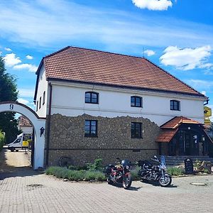 Hotel Penzion Horse Farm Lechovice Exterior photo