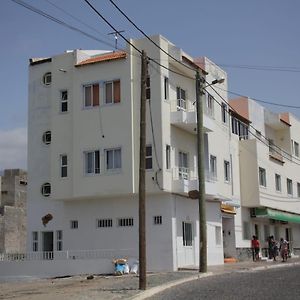 Aparthotel Nha Casa Porto Novo Exterior photo